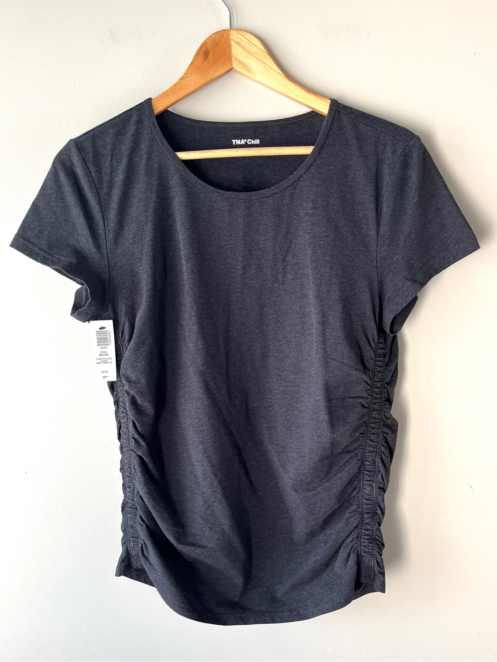 NWT Aritzia TNA Chill Malibu Dark Heather Black Tshirt Size XL Ruched Sides